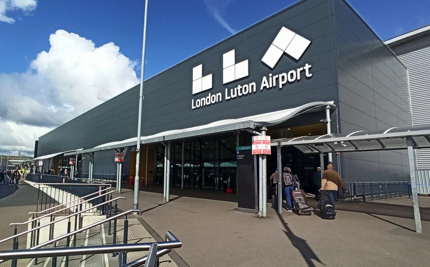 Luton Airport Drop-Off Zone to Reopen as Premium Parking